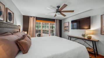 2 slaapkamers, een bureau, een strijkplank/strijkijzer, gratis wifi