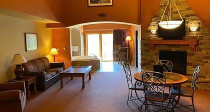 3BD & 10 Water Park Passes Lux Chula Vista Condo