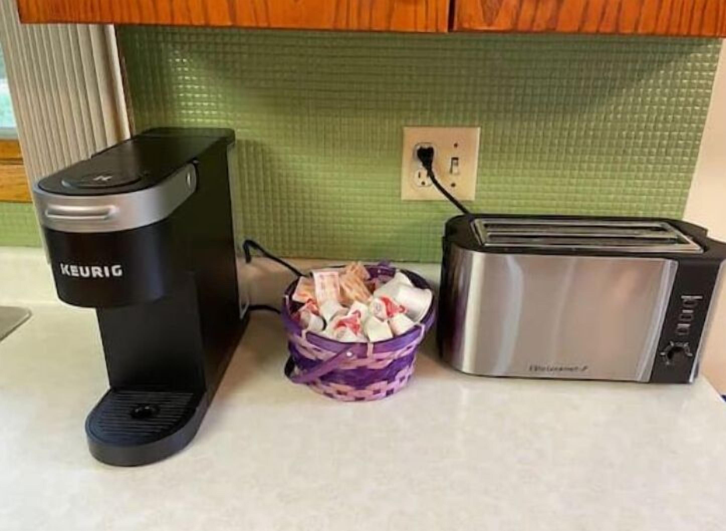 Lakeshore Cabin/Home sleeps 8, North MN Heaven