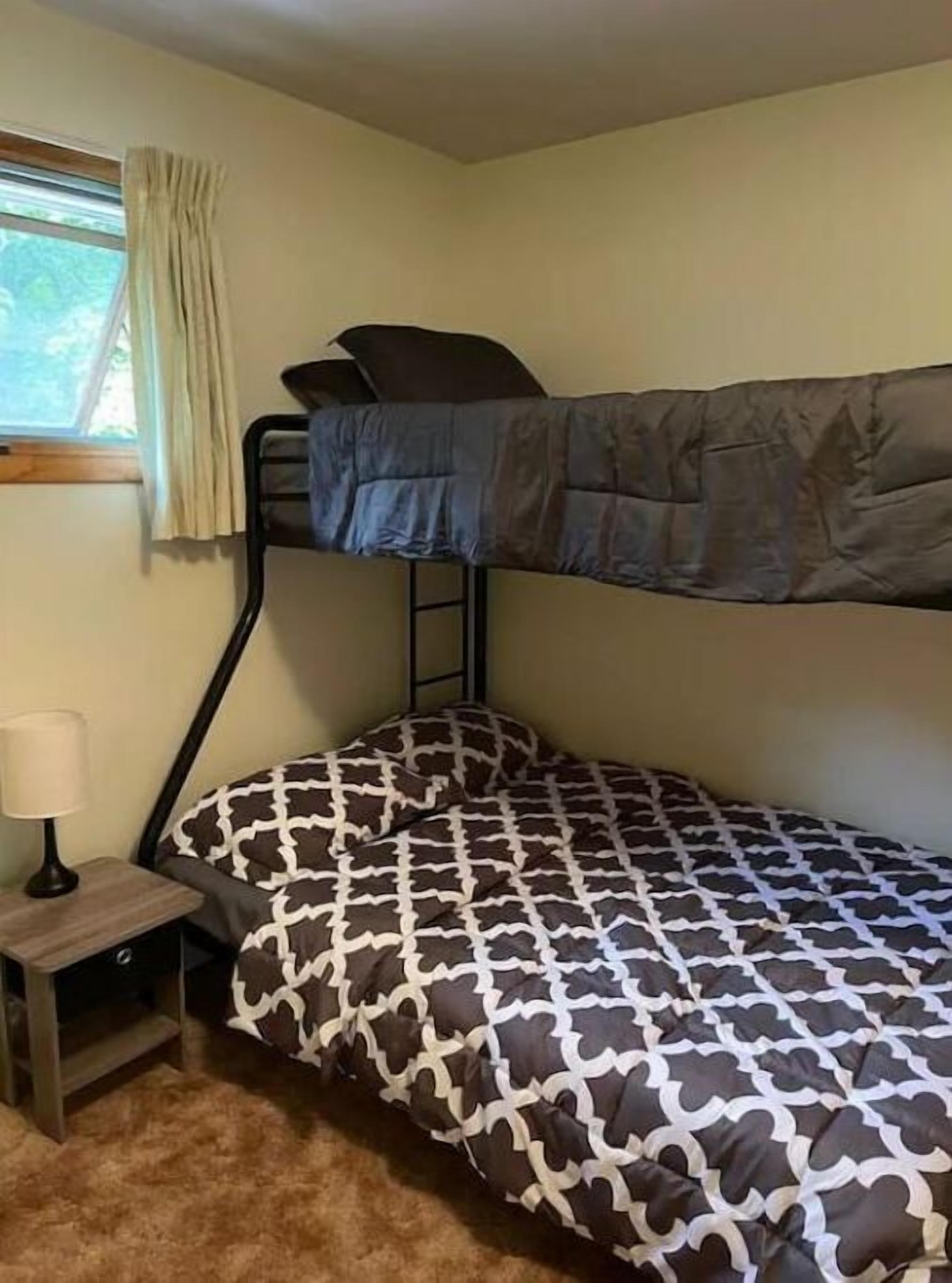 Lakeshore Cabin/Home sleeps 8, North MN Heaven