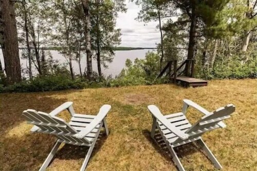 Lakeshore Cabin/Home sleeps 8, North MN Heaven