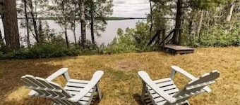 Lakeshore Cabin/Home sleeps 8, North MN Heaven