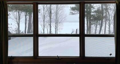 Lakeshore Cabin/Home sleeps 8, North MN Heaven