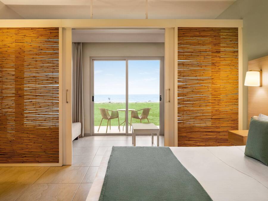 Zimmersafe, Schreibtisch, kostenlose Babybetten, kostenloses WLAN