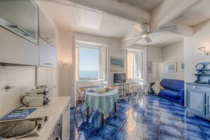Interior - BEACH HOUSE CAMOGLI – In the heart with a sea view (Camogli)