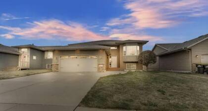 Lancaster-Whole Family Home safe area and close to shopping