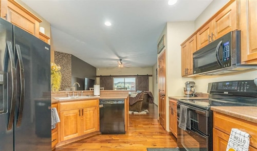 Lancaster-Whole Family Home safe area and close to shopping
