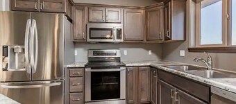 ENTIRE House in Suburbs 10 min from city center