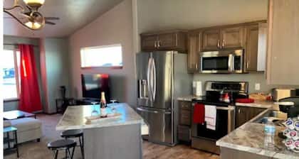 ENTIRE House in Suburbs 10 min from city center