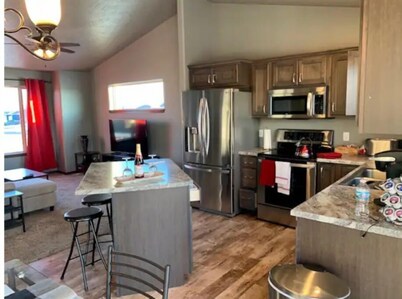 ENTIRE House in Suburbs 10 min from city center