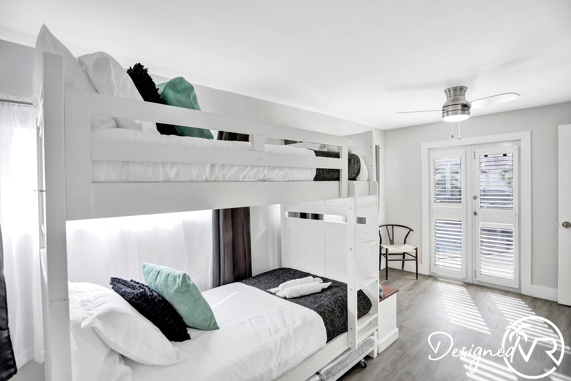 6 BR With Heated Pool Close to Beach