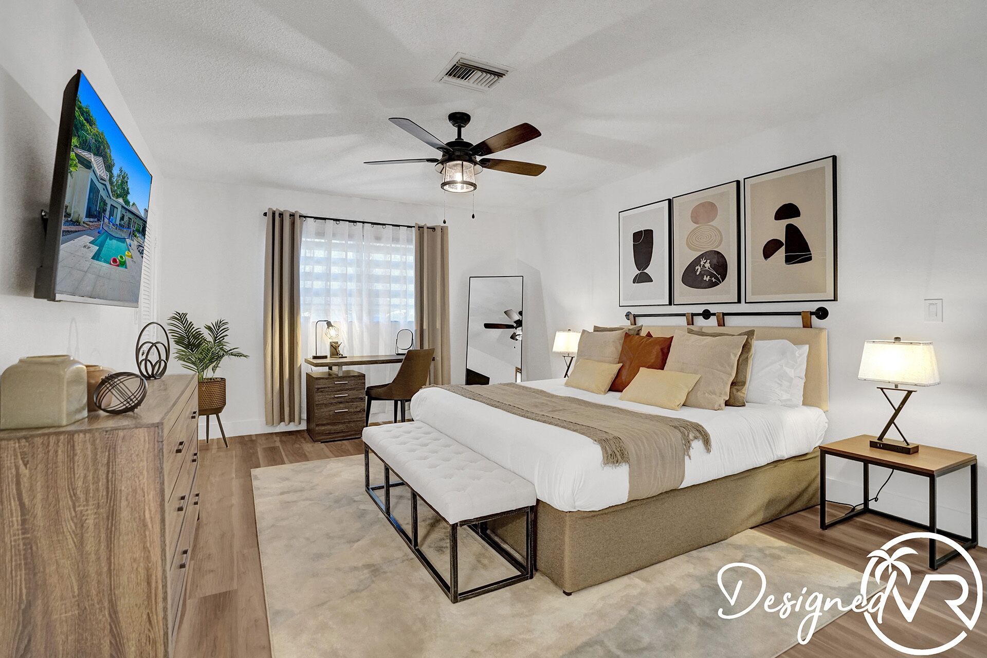 8BR Gem With Pool, Lake View & Tons of Amenities!