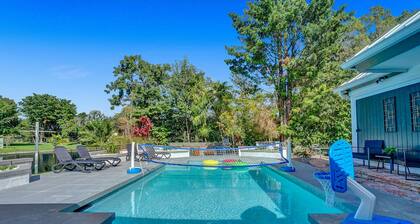 8BR Gem With Pool, Lake View & Tons of Amenities!