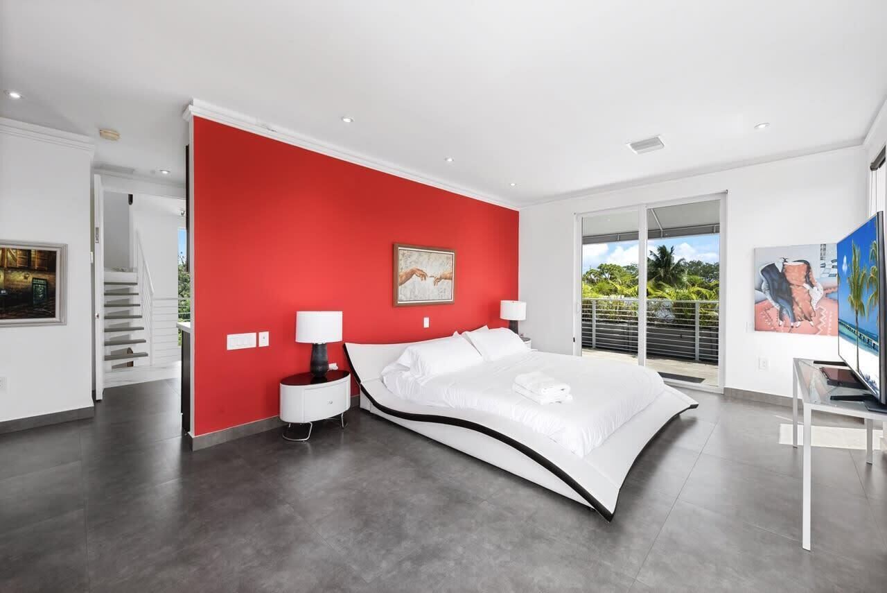 Modern Home w/ Roof Deck & Pool