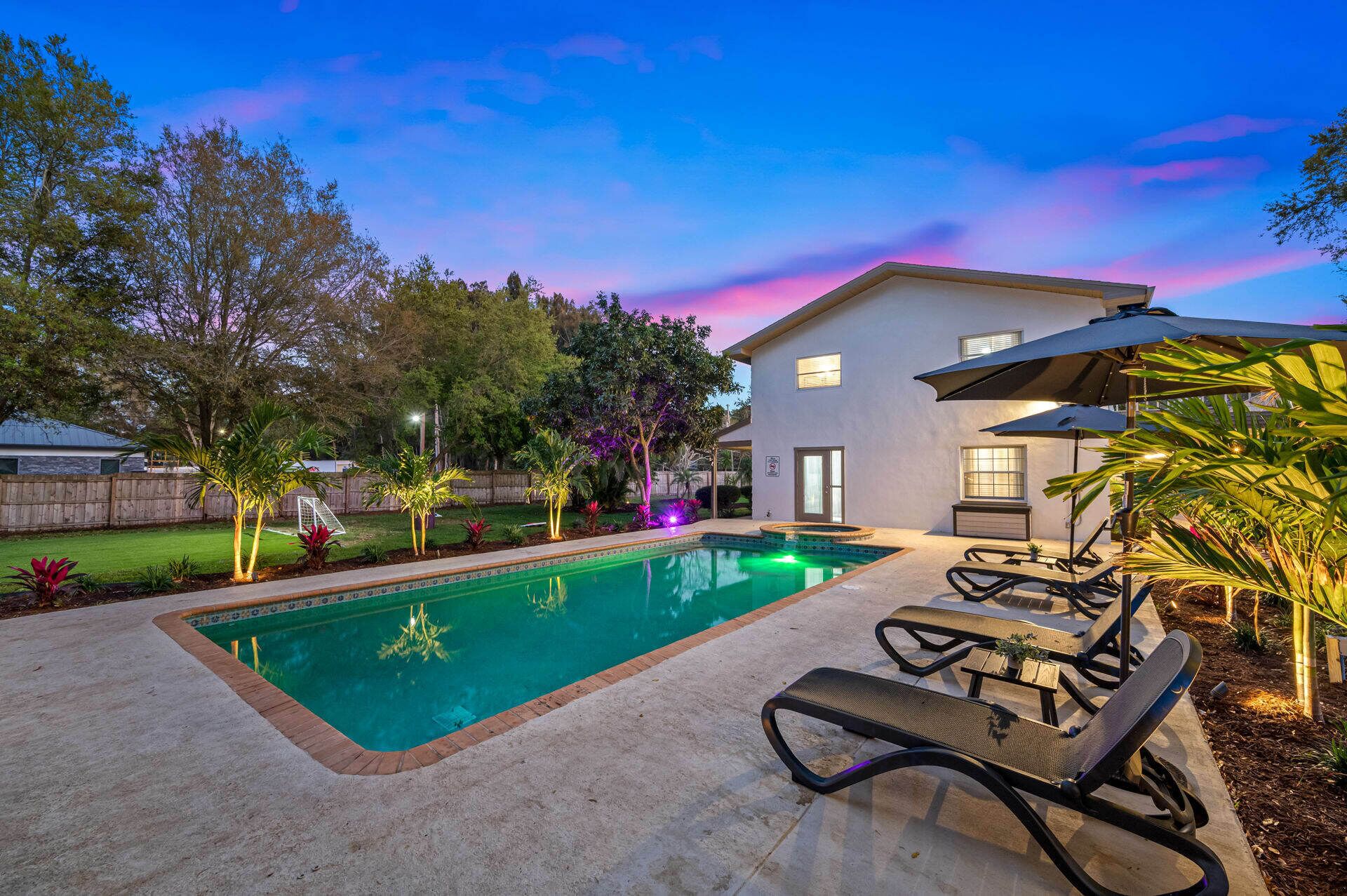 Luxe Largo Retreat: Pool, Games, Basketball & More