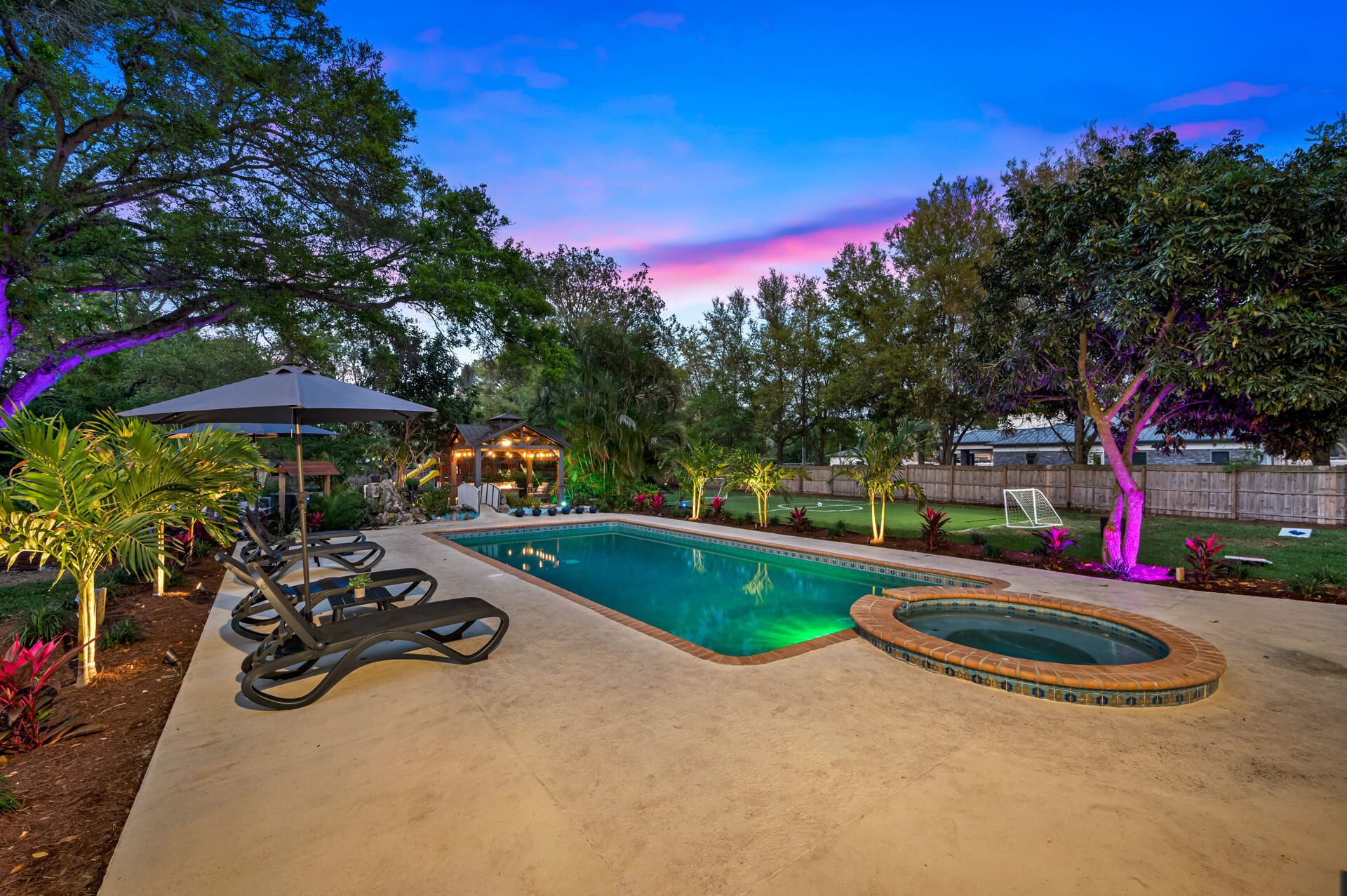 Luxe Largo Retreat: Pool, Games, Basketball & More