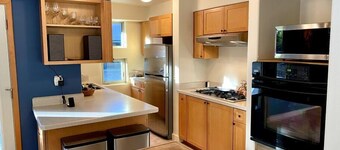 Quiet, Elegant & Cozy -- 4 Miles from Downtown