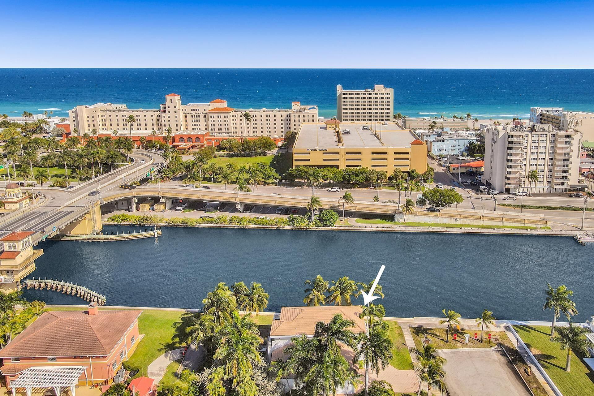 Stylish 5BR Waterfront w/ Pool + Near the Beach!