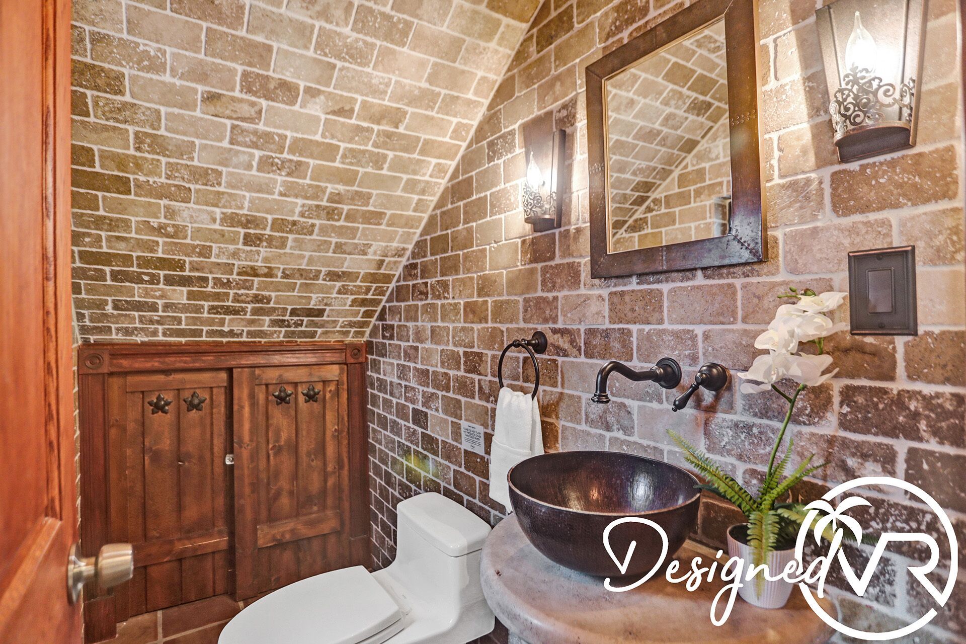 5BR Charm With Heated Pool and Lakefront