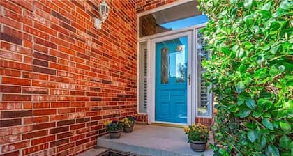 3BD 2Bath Sleep 8 Tornado shelter Whole home Safe Area