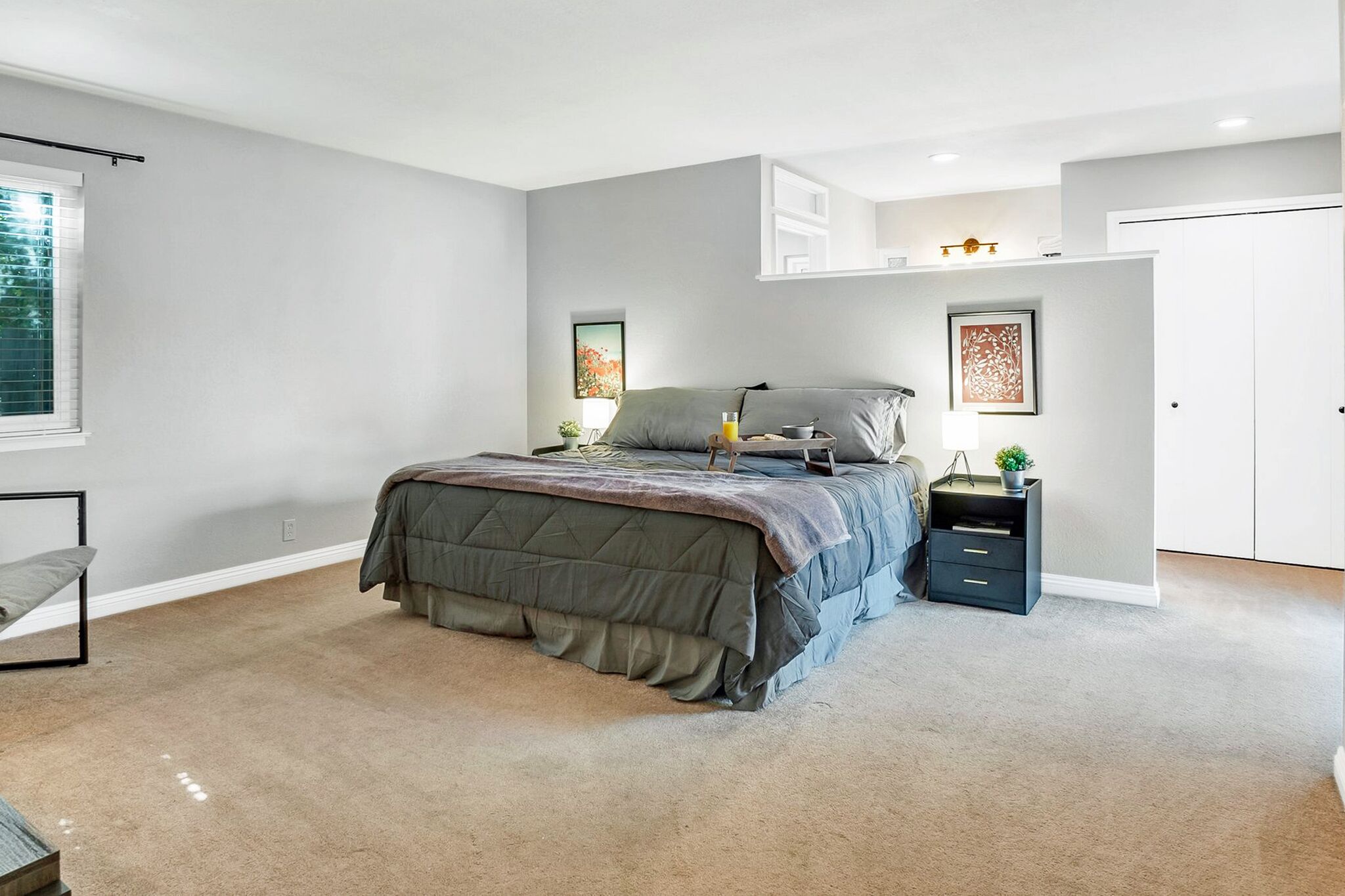 4 bedrooms, desk, iron/ironing board, travel crib