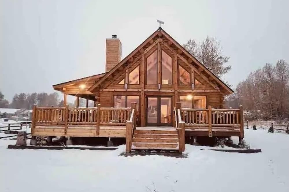 Brand New Log Home in Chester Ca, Meadow View
