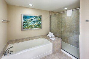 Hair dryer, towels, toilet paper - Beautiful Resort Close To Disney Parks (Kissimmee)