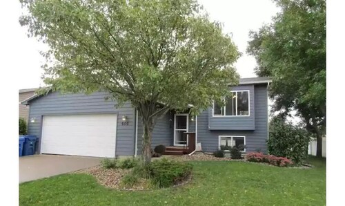 Three Bed, Two Bath, Clean/Safe, Close to downtown