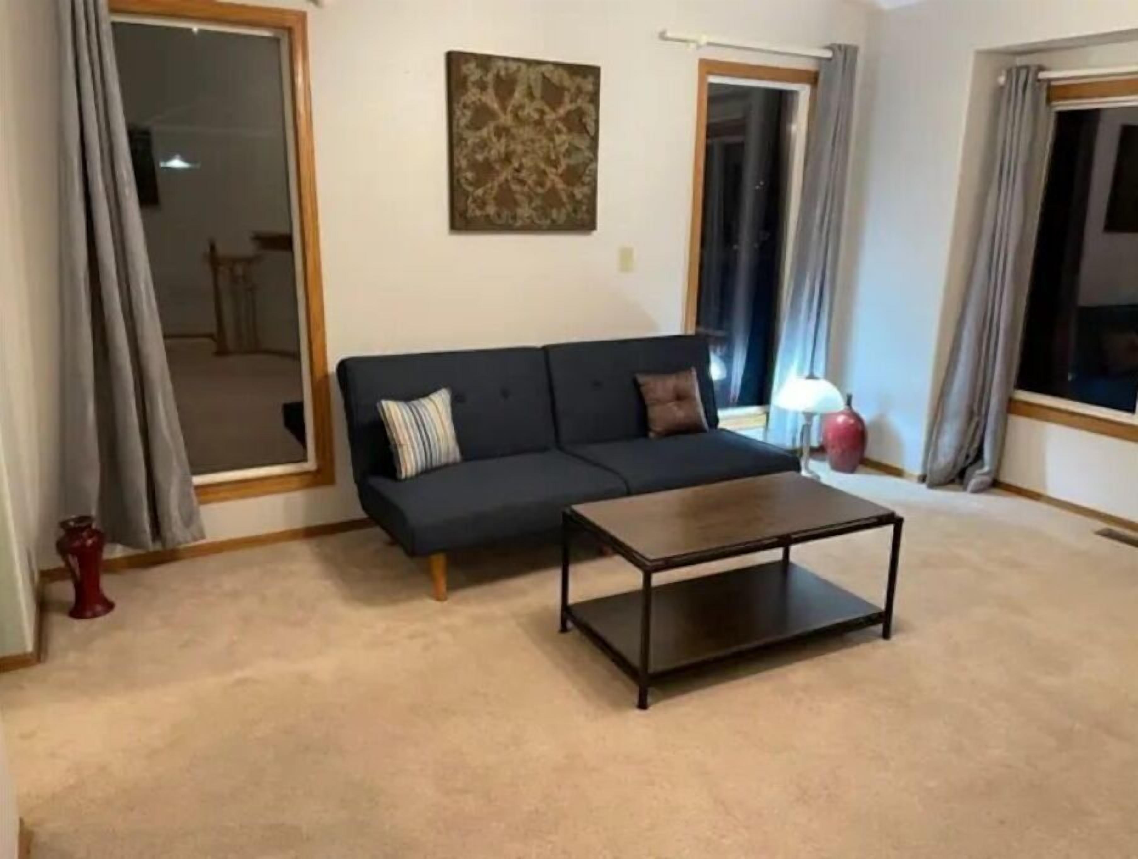 Three Bed, Two Bath, Clean/Safe, Close to downtown