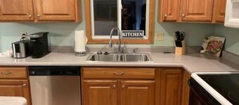 Three Bed, Two Bath, Clean/Safe, Close to downtown