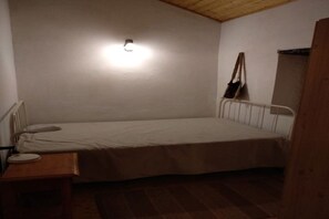 2 bedrooms, bed sheets