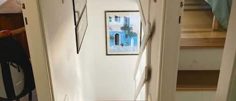 2 bedrooms, iron/ironing board, Internet