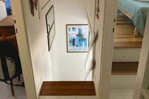 2 habitaciones, tabla de planchar con plancha y internet