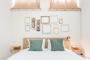 2 bedrooms, desk, iron/ironing board, Internet