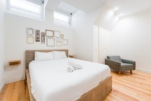 2 عدّة غرف نوم ومكتب ومكواة/لوح كي وخدمة الإنترنت