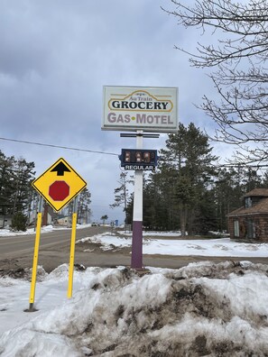 Exterior - Autrain Motel (Au Train)