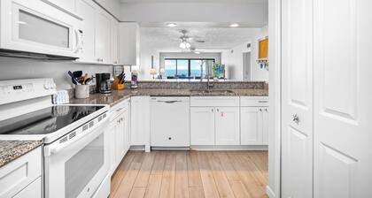 Spacious and Beautiful Direct Ocean Front Condo w/ Heated Pool and Hot Tub!