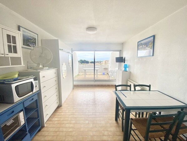 Dining - STUDIO CABIN 4 PERSONS + PARKING (LE GRAU DU ROI)