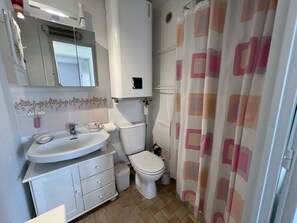 Bathroom - Lovely 3 Room apartment near Richelieu beach Cap d'Agde (LE CAP D AGDE)