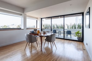 Penthouse | In-room dining