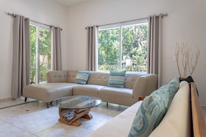 Flat-screen TV - 4 Bedroom home in Playacar Phase 1 with Private Pool by BRIC Vacation Rentals (Solidaridad)