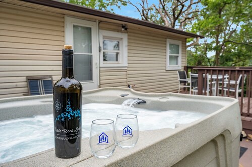 Historic Downtown Bungalow Near Branson Landing with Private Hot Tub & Free Tickets