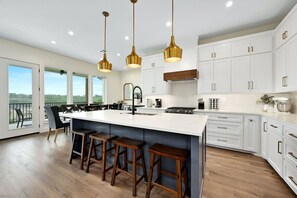 Fridge, microwave, oven, stovetop - Lakeshore Splendor- Lakefront + Dock! (Spicewood)