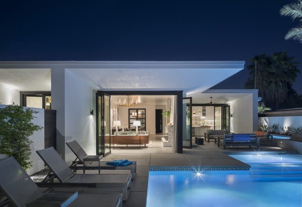 Pool - Movie Colony - Luxurious Architectural Gem + Stunning Pool (Palm Springs)