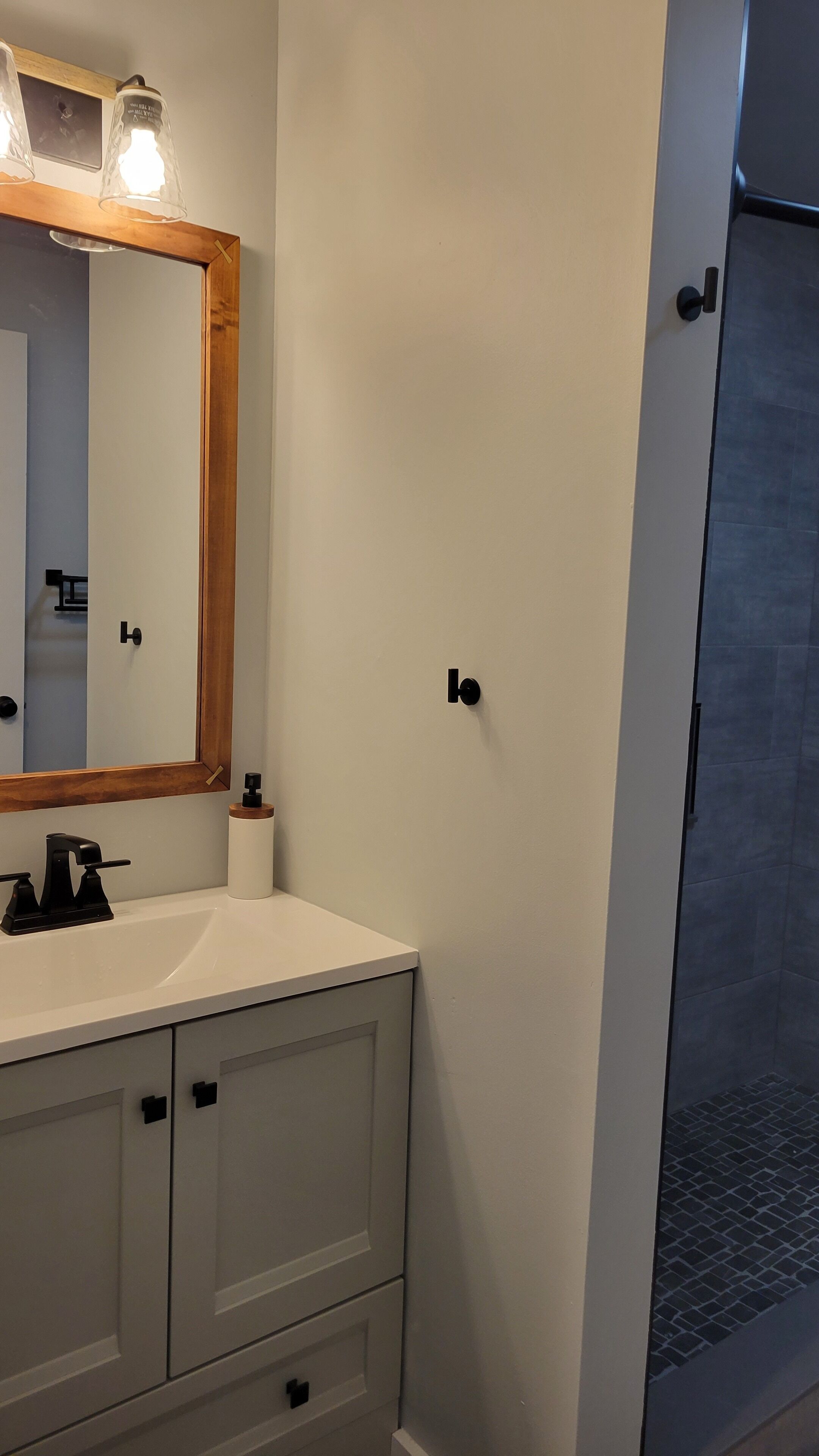 End-unit apartment with spacious lawn