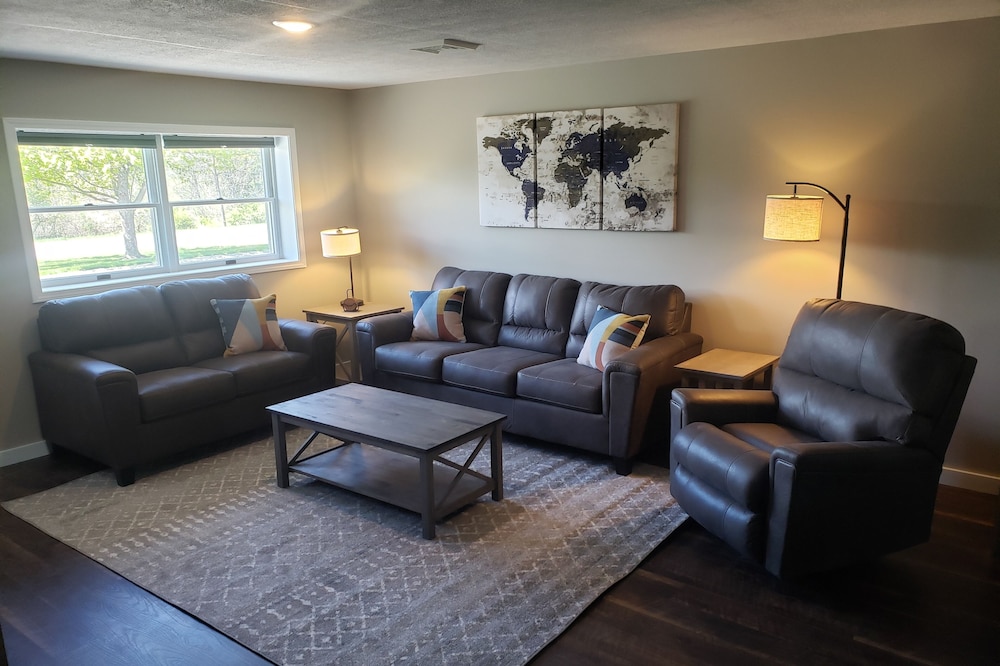 End-unit apartment with spacious lawn