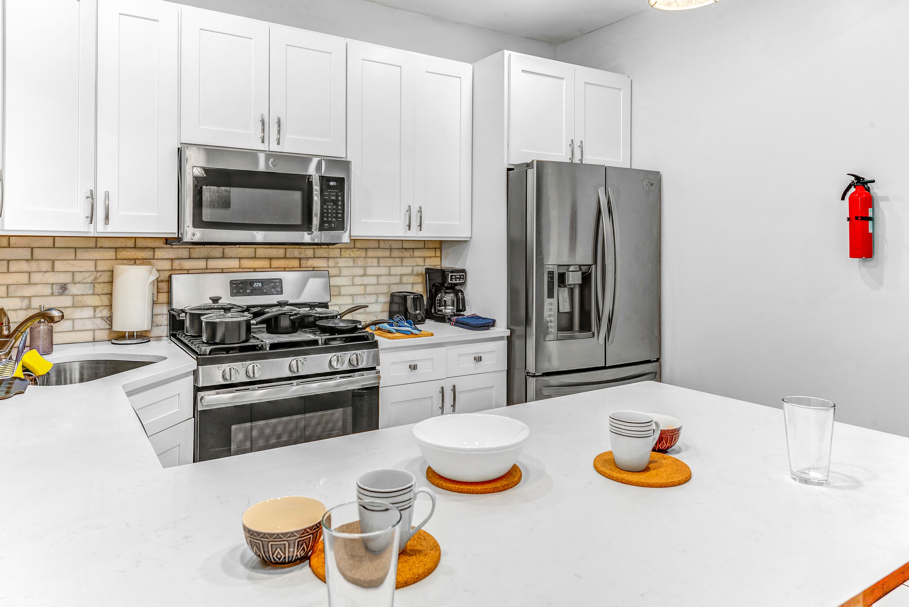 Modern 2BHK - 15 mins bus ride to Time Square, NYC