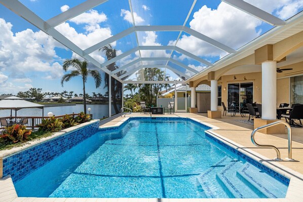 Et oppvarmet basseng