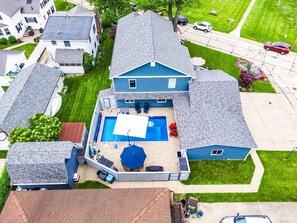 Exterior - Private heated pool in back & Sandy beach in front (Huron)