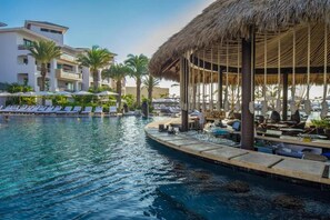 Outdoor pool - Cabo Azul 1bd Pool View (San José del Cabo)